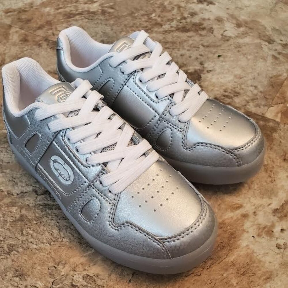 Ecko Untld. Little Boys Light Up Sneakers in Silver